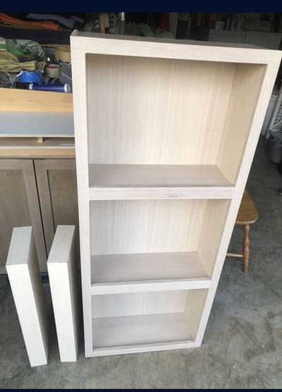 Gabinete de estantes abiertos de 57" x 24" x 9" con 2 estantes flotantes de 9" de profundidad 3" x 27