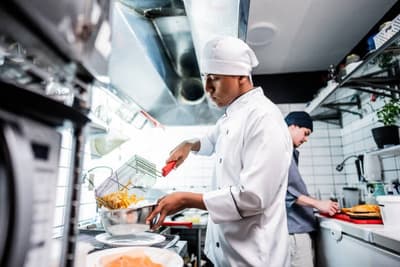 Se busca personal para cocina en Doral