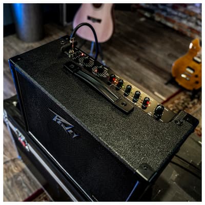 Amplificador de modelado de guitarra Peavey VYPYR® X1