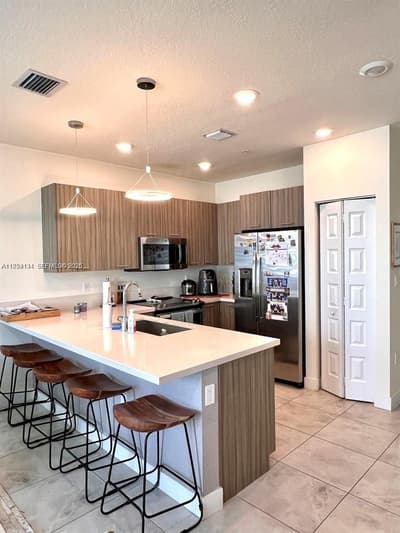 Se vende espacioso apartamento de 3 dormitorios y 2 baños