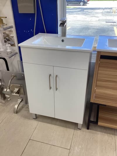 Mueble de baño con encimera de cerámica de 24 pulgadas, color blanco, disponible en tienda