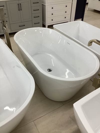 Bañera independiente de acrílico blanco de 150 cm, con desagüe central, disponible en tienda