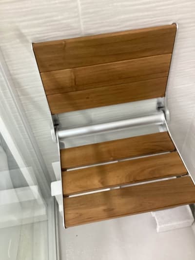 Banco de ducha de tec - modelo Ada, plegable - disponible en tienda - Nuevo