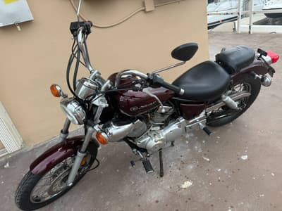 Se vende motocicleta Yamaha V-Star 250cc