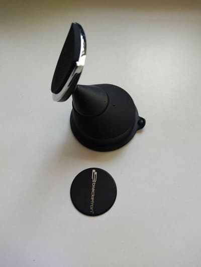 Soporte para celular para salpicadera/parabrisas en venta ($2 cada uno)