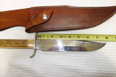 Cuchillo Bowie “Original” Vintage de 12 7/8” B. Svoboda Solingen Alemania con asta